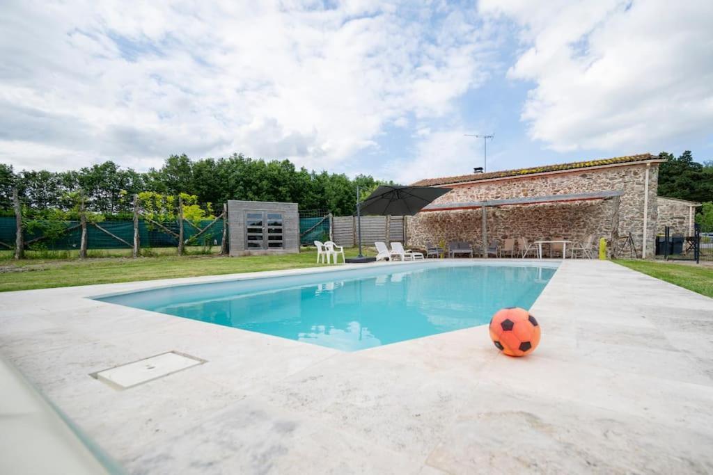 Вилла L'Evasion En Pierre Piscine Et Etang Prive Sevremoine Экстерьер фото