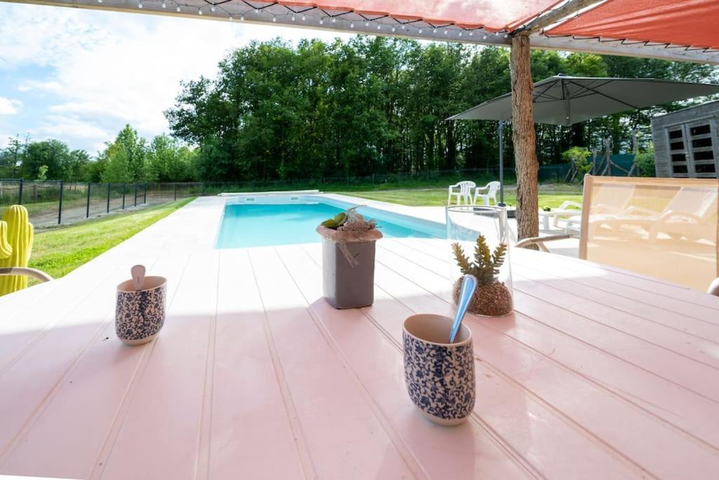 Вилла L'Evasion En Pierre Piscine Et Etang Prive Sevremoine Экстерьер фото