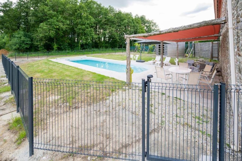 Вилла L'Evasion En Pierre Piscine Et Etang Prive Sevremoine Экстерьер фото